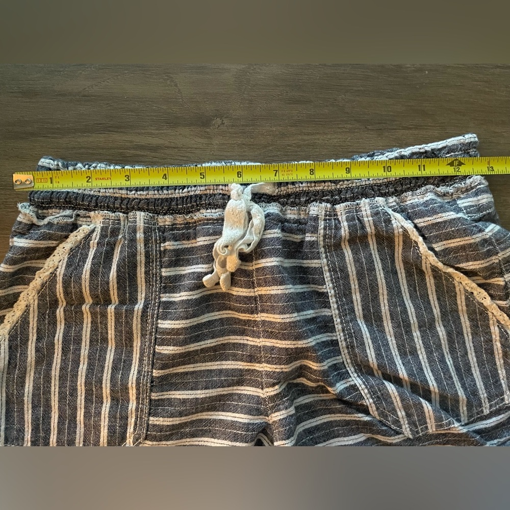 Rewind | Blue & white striped shorts | Ladies Small - Picture 6 of 6